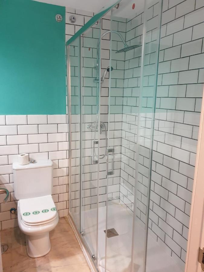 Apartamentos Dona Lola Севилья Экстерьер фото