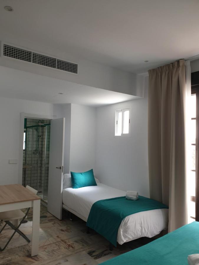 Apartamentos Dona Lola Севилья Экстерьер фото