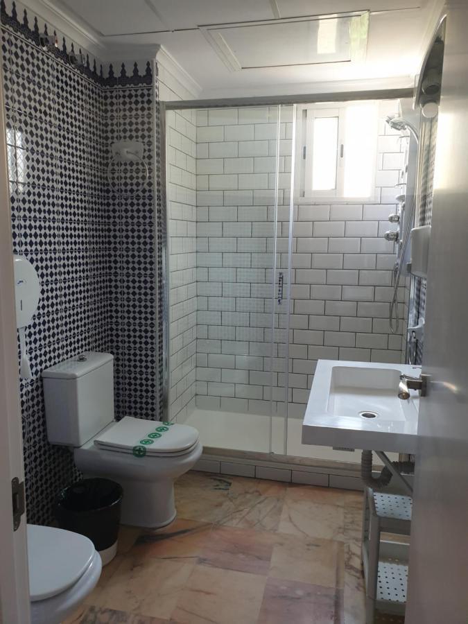 Apartamentos Dona Lola Севилья Экстерьер фото